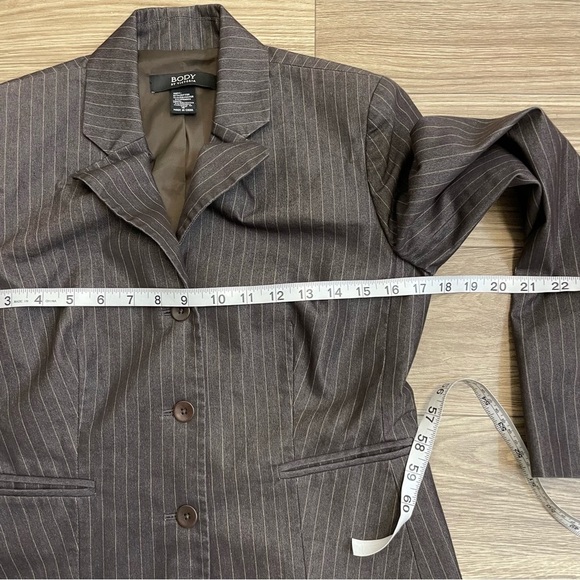 Victoria’s Secret Body by Victoria Gray Pinstripe 3 Button Structured Blazer - Picture 7 of 11